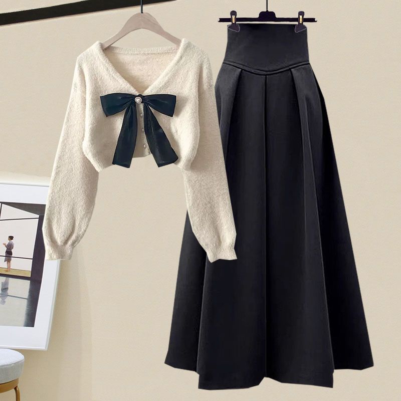 Warts | Set di maglione in maglia elegante per l'autunno e gonna plissettata per donne