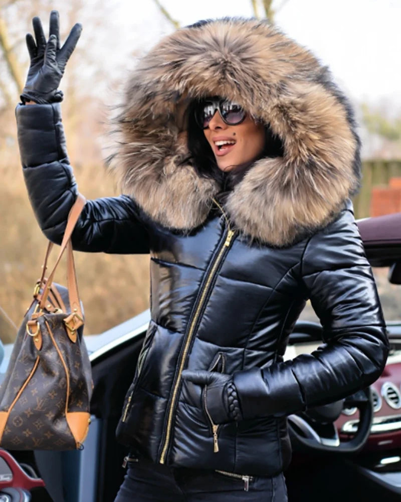 Giacca invernale da donna | Design puffer | Calda imbottita con cappuccio in pelliccia sintetica