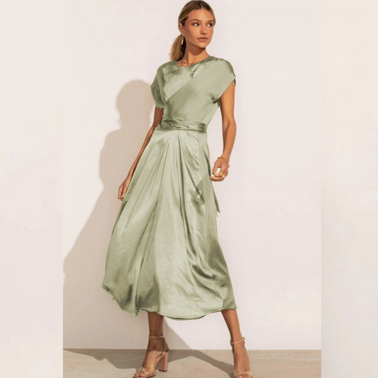 Quinlan  |  Elegante Abito Midi in Satin