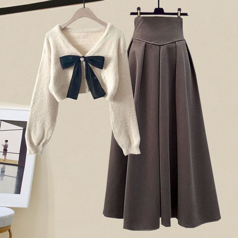 Warts | Set di maglione in maglia elegante per l'autunno e gonna plissettata per donne