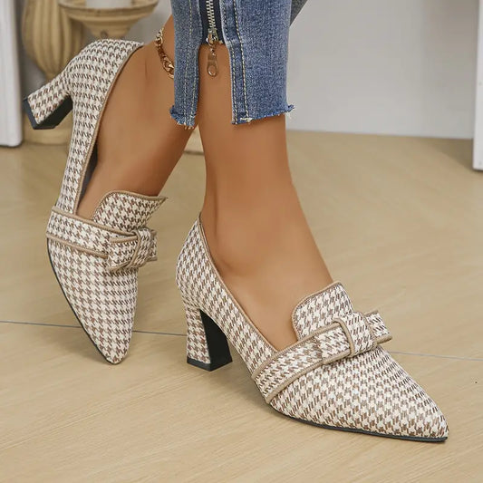 Tamara  | Pumps con Motivo e Punta a Fiocco