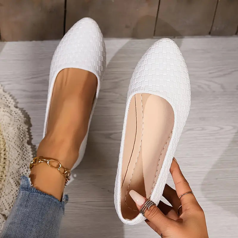 Oriana | Scarpe Flat con Punta a Forma di V e Dettagli Intrecciati