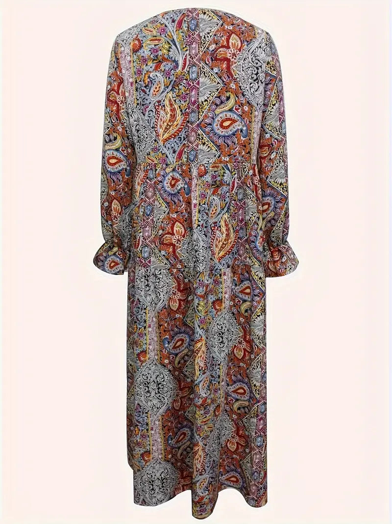 Abito maxi boho elegante in paisley con fronte annodato